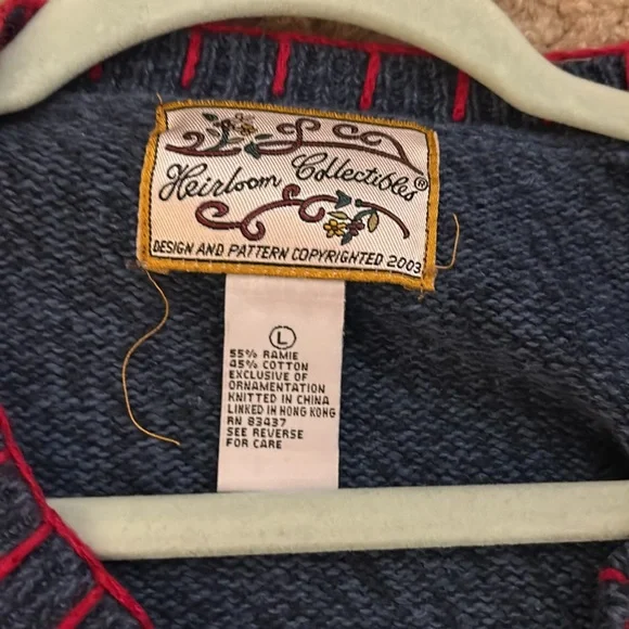 Vintage Heart Cardigan - Picture 2 of 5